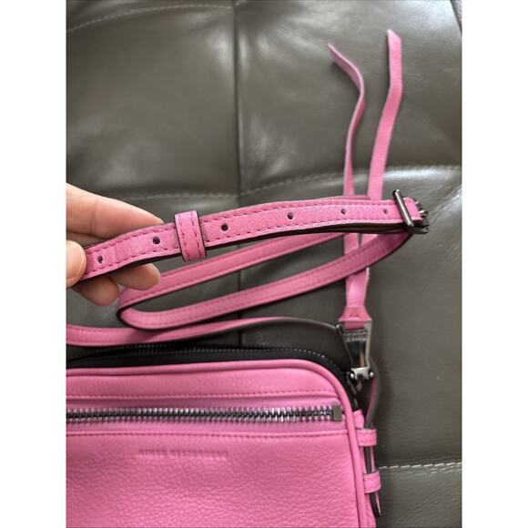 Aimee Kestenberg Classic Soft Pebbled Leather Crossbody Purse Shoulder Bag EUC - Picture 5 of 10